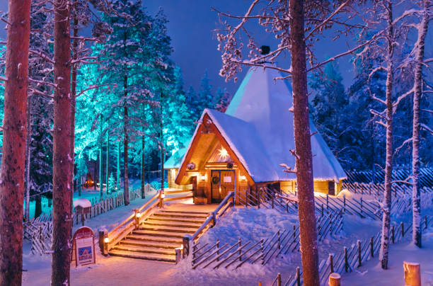 restaurante laponia kotahovi fuera en santa claus village en rovaniemi en finlandia - cabin snow finland lapland fotografías e imágenes de stock