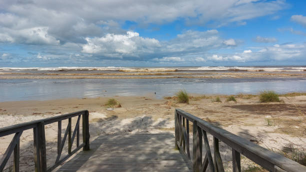 istock Wooden walkway leading to the beach 1750917394