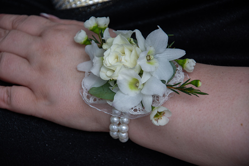 new Bridal bracelet bridesmaid bracelet, floral flower bracelet
