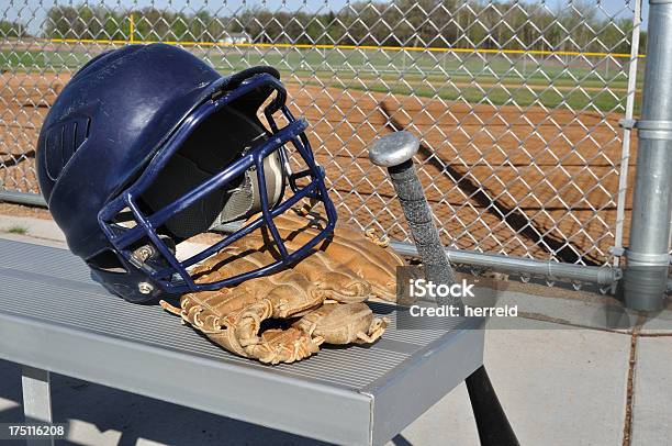 야구공 헬멧 박쥐 장갑 0명에 대한 스톡 사진 및 기타 이미지 - 0명, 경기장, 금속
