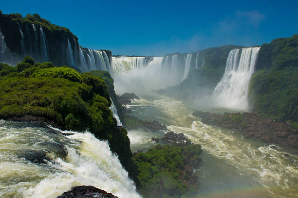 istock garganta del diablo at the iguazu falls 175120892
