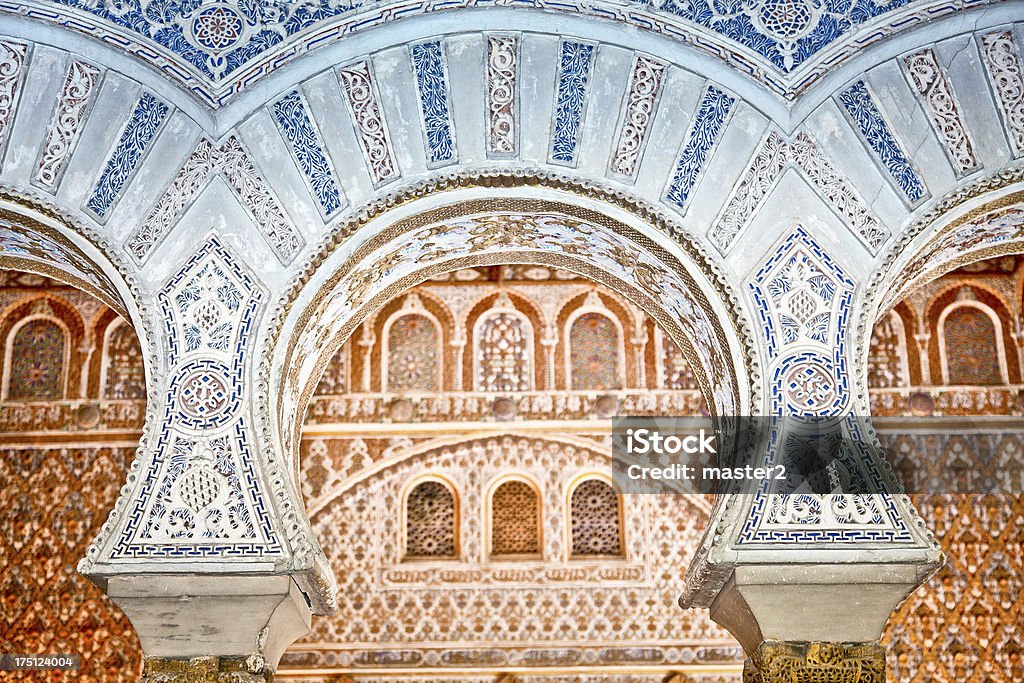 Decoración en el Royal Alcazars de Sevilla, España. - Foto de stock de Palacio de Alcázar libre de derechos