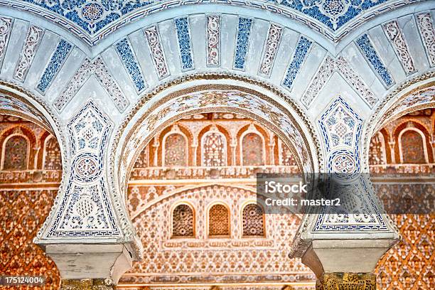 Decoración En El Royal Alcazars De Sevilla España Foto de stock y más banco de imágenes de Palacio de Alcázar