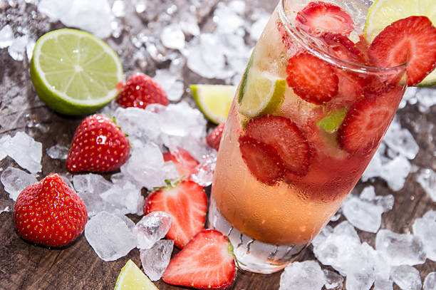 istock Strawberry Caipirinha with Crushed Ice 175124655