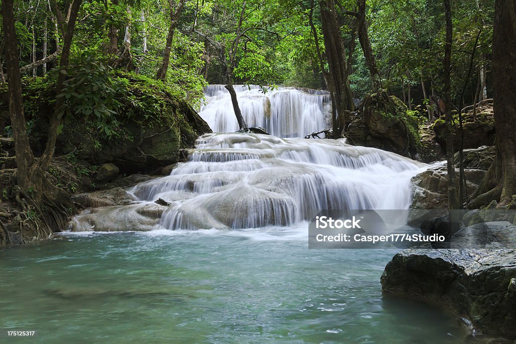 Wodospad w Parku Narodowego Erawan, poziom 1, Kanchanaburi - Zbiór zdjęć royalty-free (Azja)