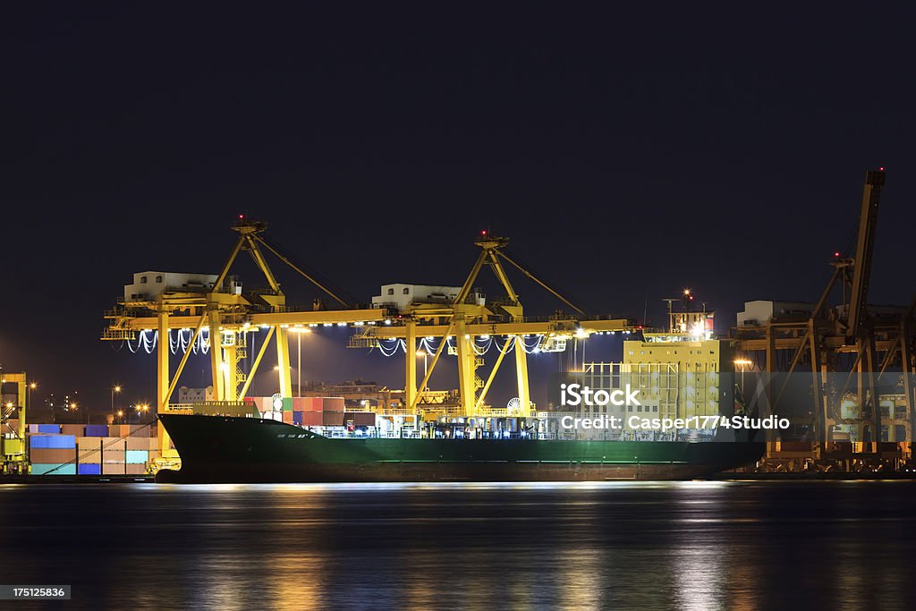 Navio de recipiente de Frete de carga no porto - Royalty-free Anoitecer Foto de stock