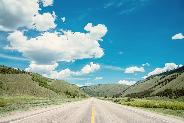 istock Road Through Green Mountain Landscape 175126291