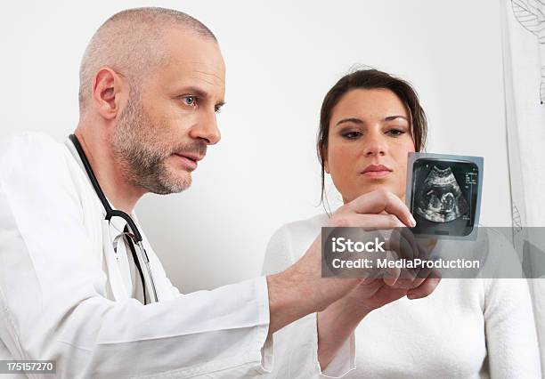 妊娠 - テクノロジーのストックフォトや画像を多数ご用意 - テクノロジー, プライマリ・ケア, ヘルスケアと医療