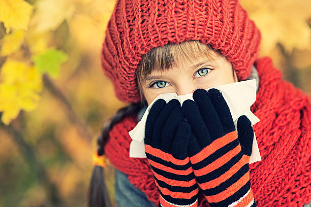 outono frio - preschooler autumn beautiful blond hair imagens e fotografias de stock