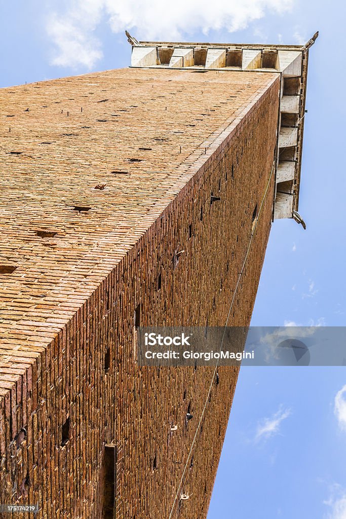 Torre del Mangia z poniżej, Siena we Włoszech - Zbiór zdjęć royalty-free (Architektura)