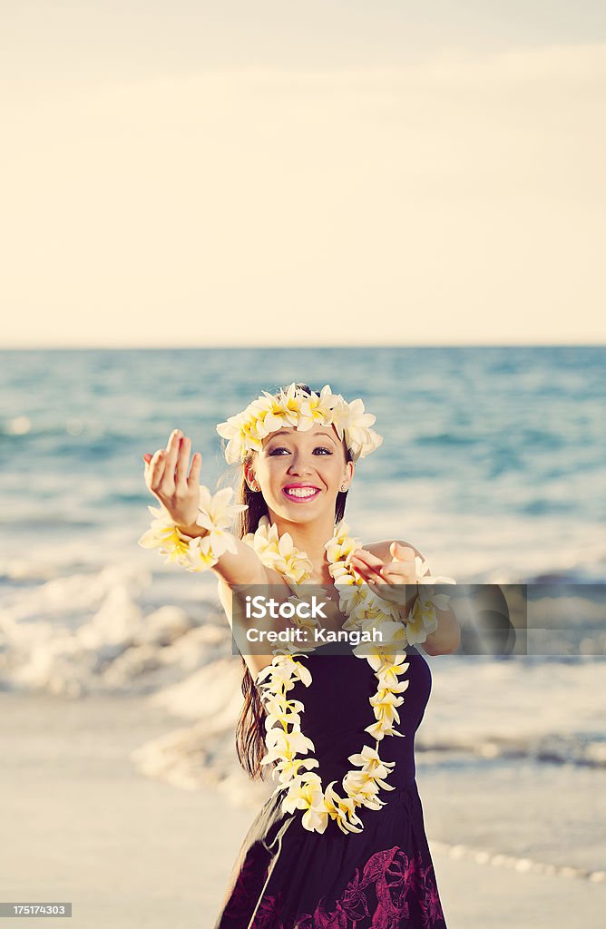 Magnifique jeune Danseuse de Hula - Photo de Adolescent libre de droits