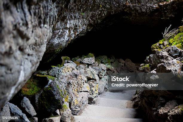 Mushpot Cueva Del Monumento Nacional De Lava Camas Foto de stock y más banco de imágenes de Aire libre - Aire libre, California, Característica de la tierra