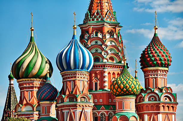 собора св. василия блаженного на красной площади в москве - russia moscow russia st basils cathedral kremlin стоковые фото и изображения