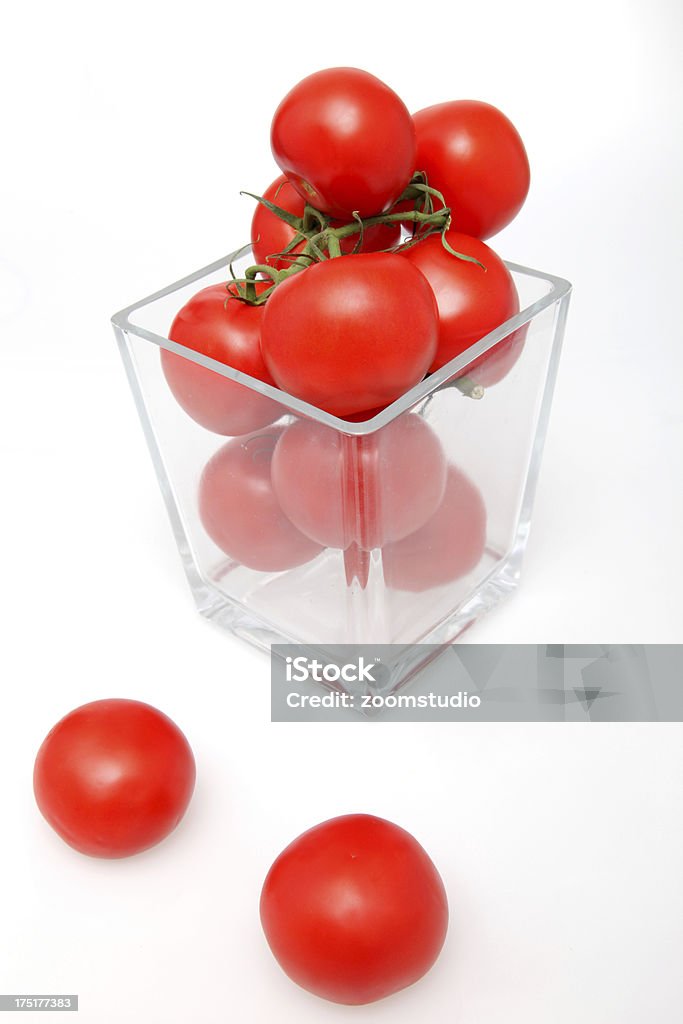 Tomates em branco - Foto de stock de Agricultura royalty-free