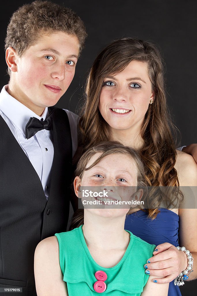 Fratello e sorella In elegante abiti - Foto stock royalty-free di 14-15 anni