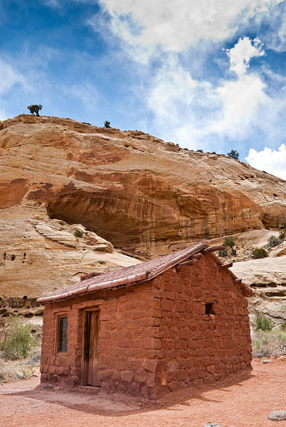 istock Historic Behunin Cabin 175179110