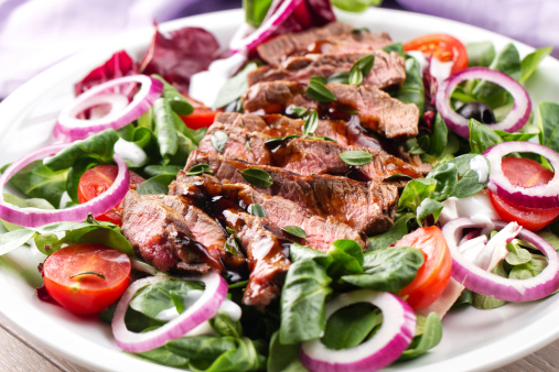 Fillet of beef with salad