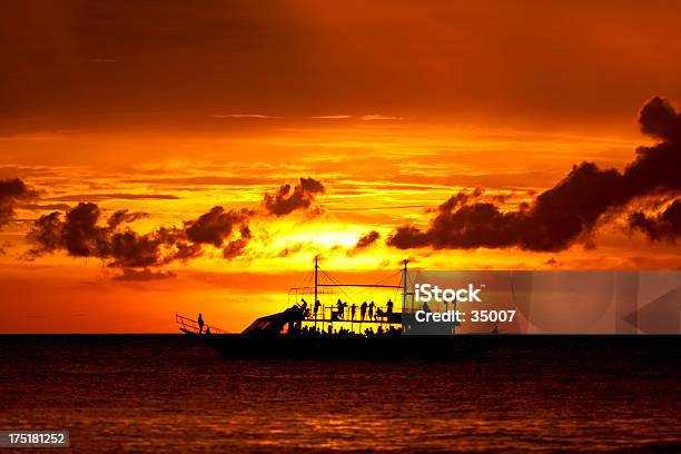 Boracay Kreuzfahrt Bei Sonnenuntergang Stockfoto und mehr Bilder von Asien - Asien, Bunt - Farbton, Dramatischer Himmel