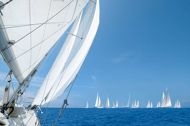 żeglarstwo konkurencji - sailboat sky mast sailing zdjęcia i obrazy z banku zdjęć