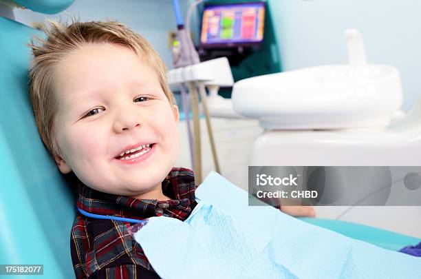 子供の歯のオフィス - 2歳から3歳のストックフォトや画像を多数ご用意 - 2歳から3歳, 写真, 園児