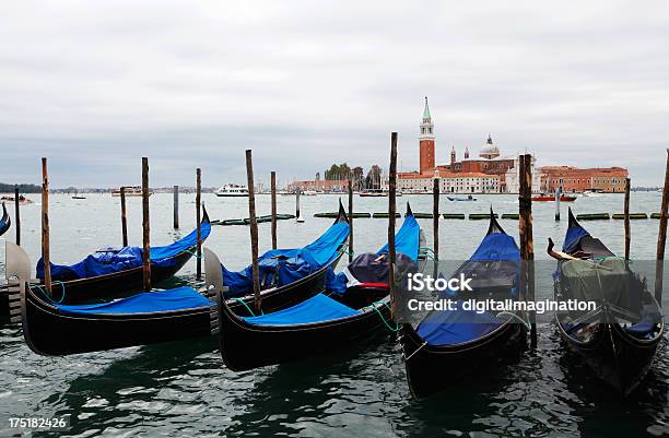 Gondolas - Fotografias de stock e mais imagens de Ao Ar Livre - Ao Ar Livre, Azul, Bairro de São Marcos