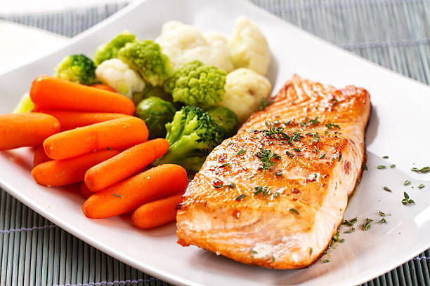 istock Fillet of salmon with mixed vegetables 175183269