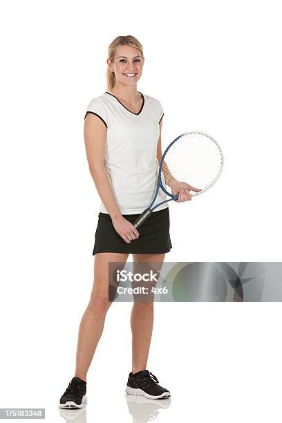 Attraktive Junge Tennisspieler Lächeln Stockfoto und mehr Bilder von Athlet - Athlet, Attraktive Frau, Blick in die Kamera