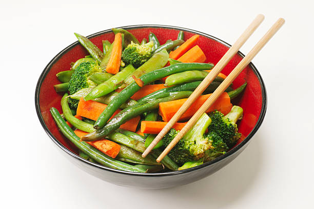 asiático vegetariana misture legumes fritos - bean vegetarian food stir fried carrot imagens e fotografias de stock