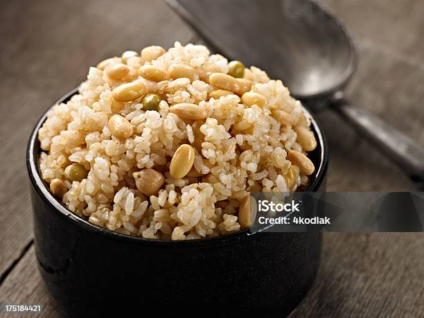 Foto de Arroz Integral Cozido e mais fotos de stock de A Vapor - A Vapor, Alimentação Saudável, Arroz - Alimento básico