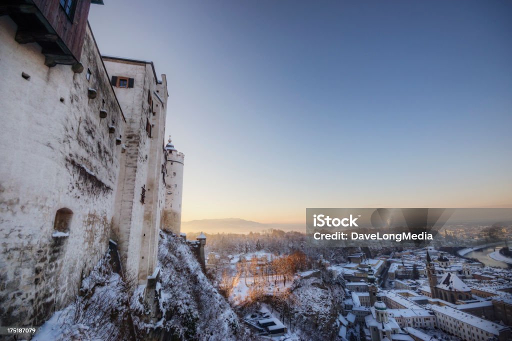 Fortaleza de Hohensalzburg en invierno - Foto de stock de Aire libre libre de derechos