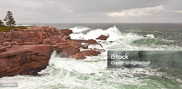 Angry Mar - Fotografias de stock e mais imagens de Anoitecer - Anoitecer, Ao Ar Livre, Atividade