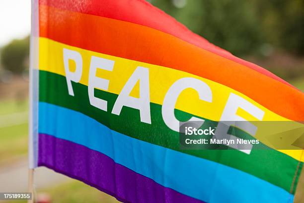 Foto de Paz Bandeira Arcoíris e mais fotos de stock de Arco-íris - Arco-íris, Bandeira, Bandeira do arco-íris