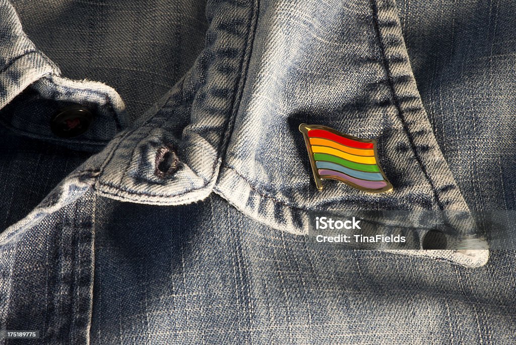 ゲイプライド国旗ラベルピン - LGBTQIAプライドイベントのロイヤリティフリーストックフォト