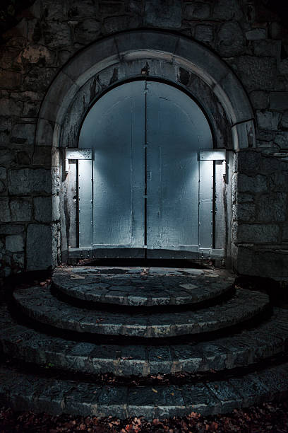 istock Old entrance with stone stairs 175189842