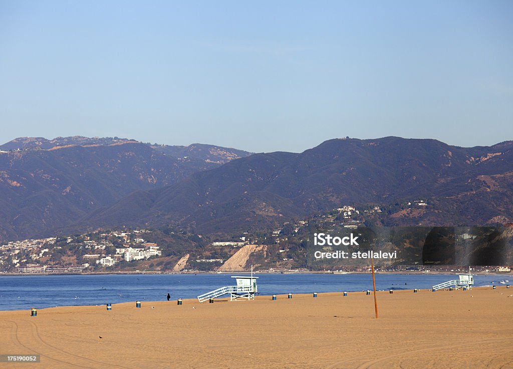 Spiaggia di Santa Monica e montagne - Foto stock royalty-free di Acqua