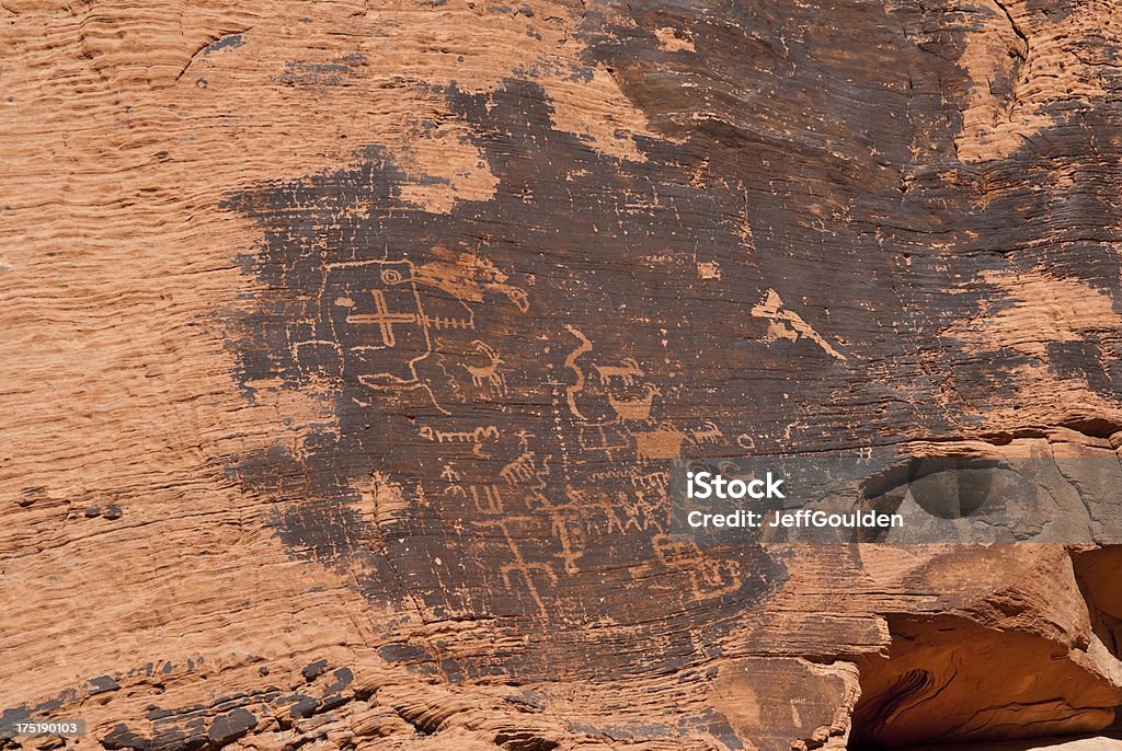 Starożytny Petroglyphs na Kanion ściany - Zbiór zdjęć royalty-free (Ameryka Północna)