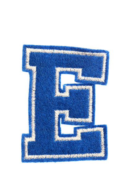 varsity in stile college lettera e - alphabet blue felt capital letter foto e immagini stock