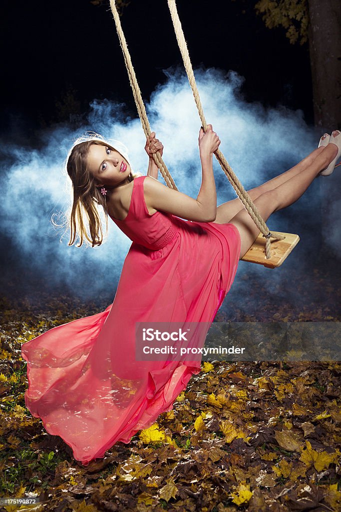 Beleza outono balanço - Foto de stock de Adolescente royalty-free