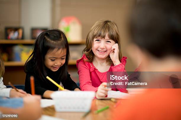 Infantário - Fotografias de stock e mais imagens de 4-5 Anos - 4-5 Anos, 6-7 Anos, Aluna