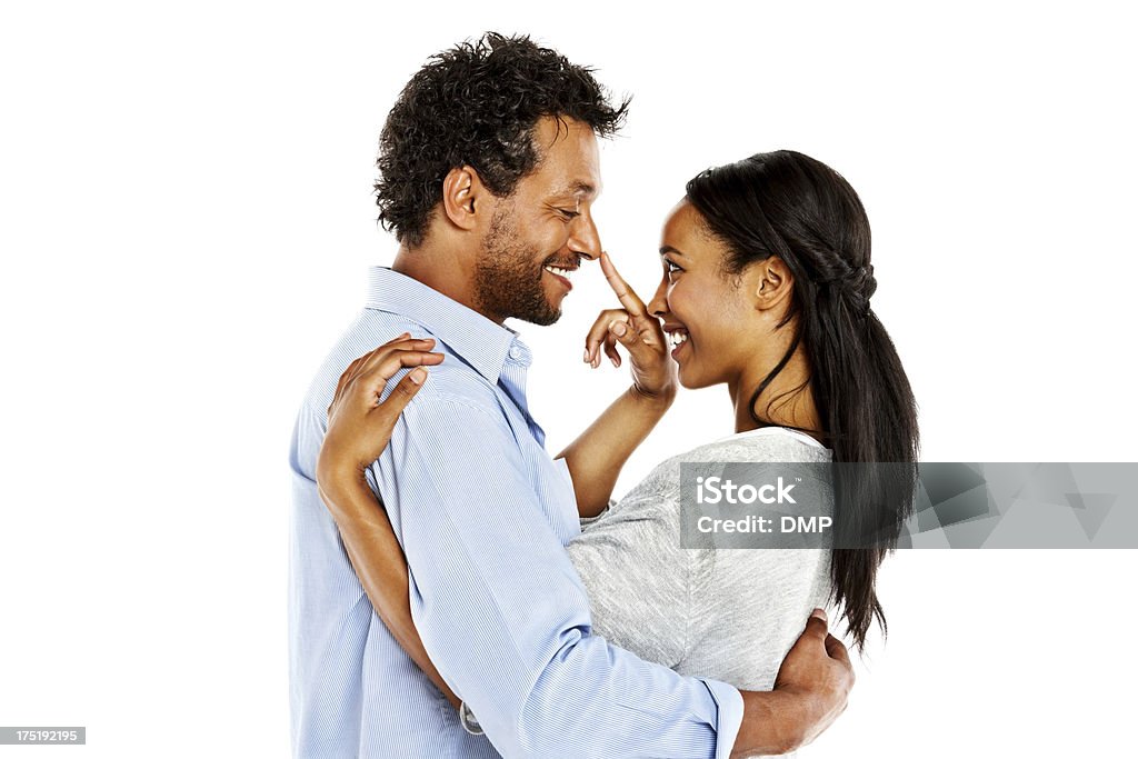 Afro-americano romântico casal passar tempo juntos. - Foto de stock de 25-30 Anos royalty-free
