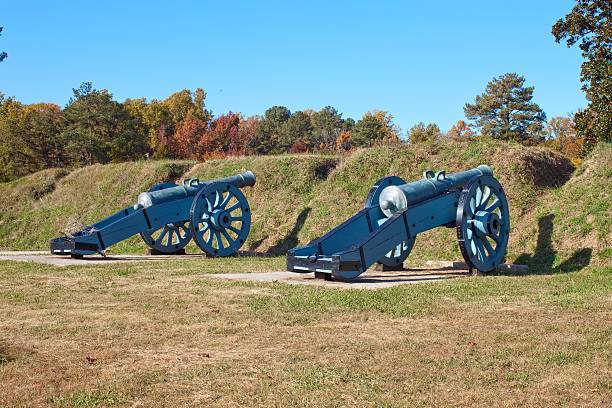 istock Cannons at the Yorktown Battlefield 175192245