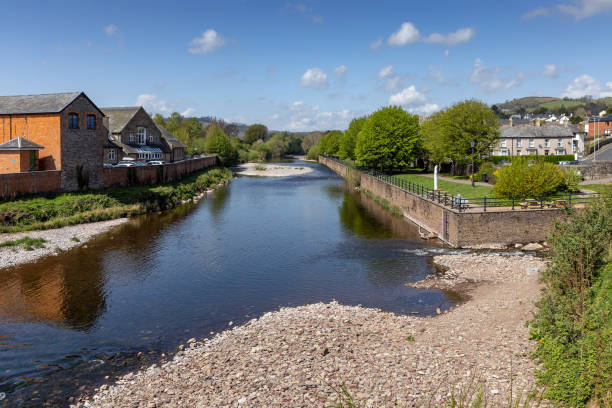 the river usk at brecon - river usk imagens e fotografias de stock