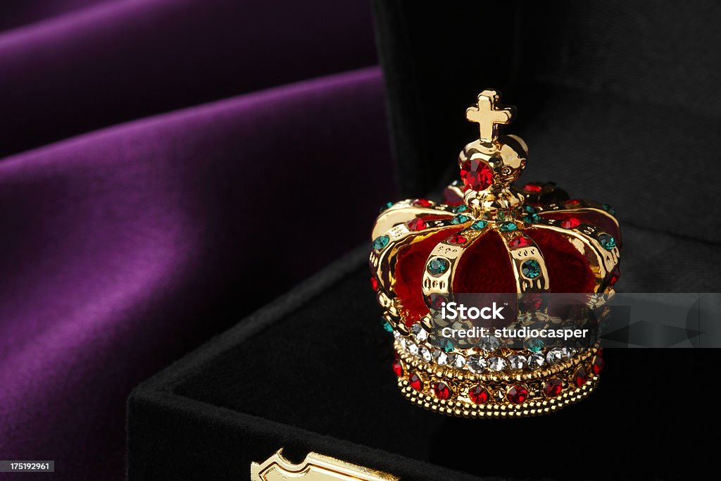 ゴールドの王冠とジュエル - 王冠のロイヤリティフリーストックフォト