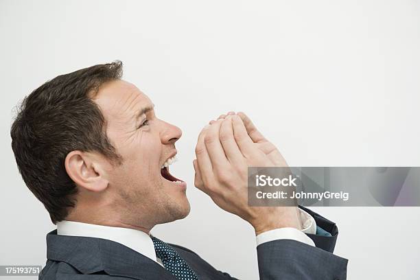 Hombre Gritando Aislado Foto de stock y más banco de imágenes de 30-39 años - 30-39 años, 35-39 años, Adulto