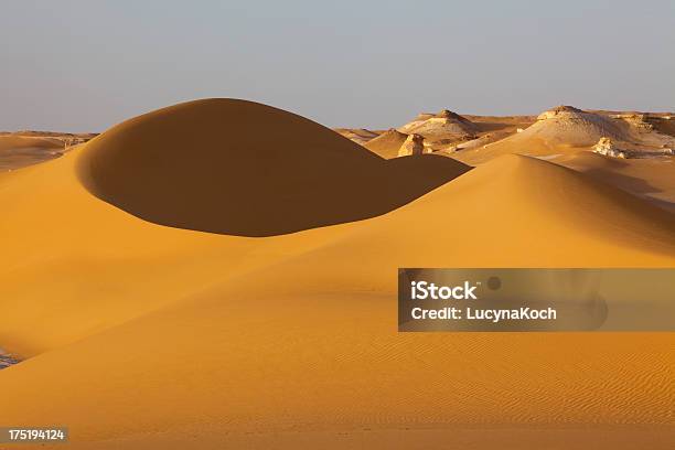 Sahara Desert Stockfoto und mehr Bilder von Abenddämmerung - Abenddämmerung, Afrika, Australisches Buschland