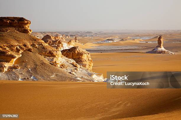 Sahara Stockfoto und mehr Bilder von Afrika - Afrika, Australisches Buschland, Bildhintergrund