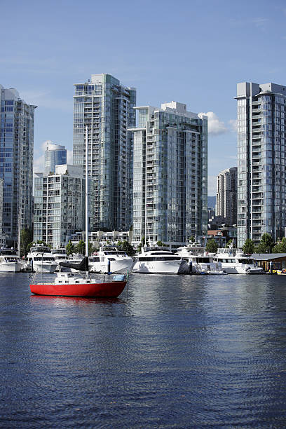 vancouver - vertical color image vancouver sea - fotografias e filmes do acervo