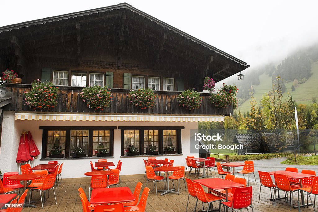 Chuva atrapalhou restaurante na Suíça - Foto de stock de Montanha royalty-free