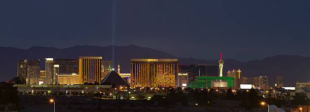 vista panorâmica de las vegas, nevada - the cosmopolitan of las vegas imagens e fotografias de stock