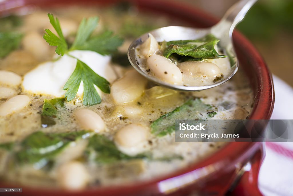 Vegetariano spinaci e piccante di fagioli bianchi-Primo piano - Foto stock royalty-free di Calore - Concetto